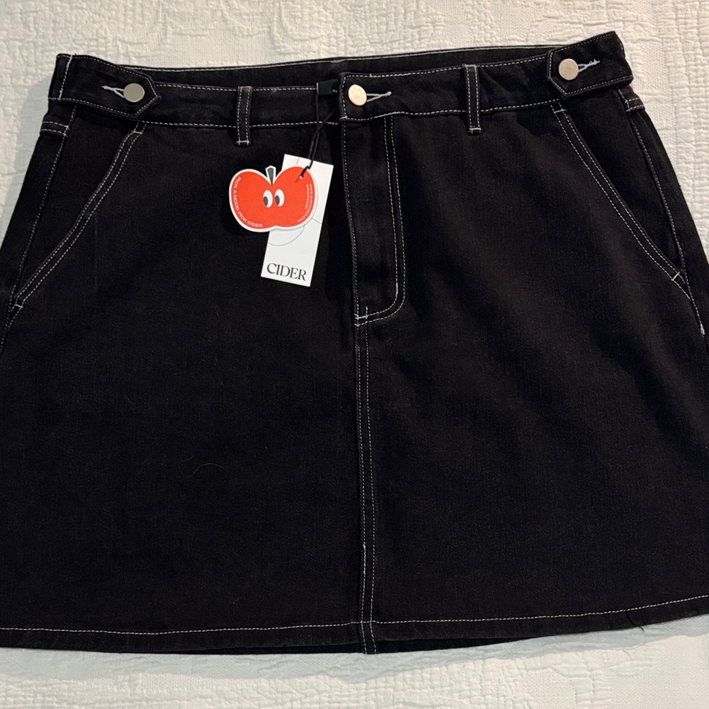 Cider Classic Black Mini Skirt